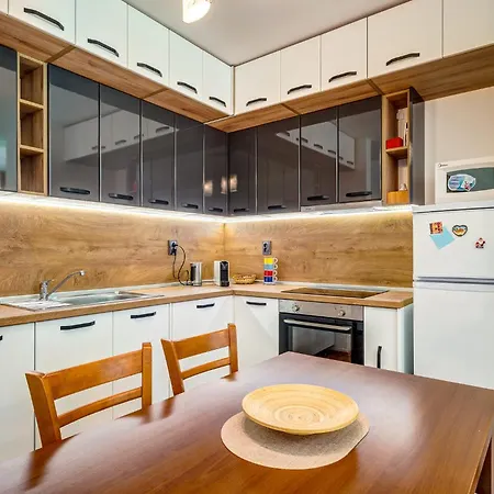 2bd Forest Retreat With Fireplace And Private Terrace By Flаt Mаnаger Apartment *